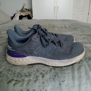 New Balance Fresh Foam 880v11 Gray and Purple Women's Size 8.5